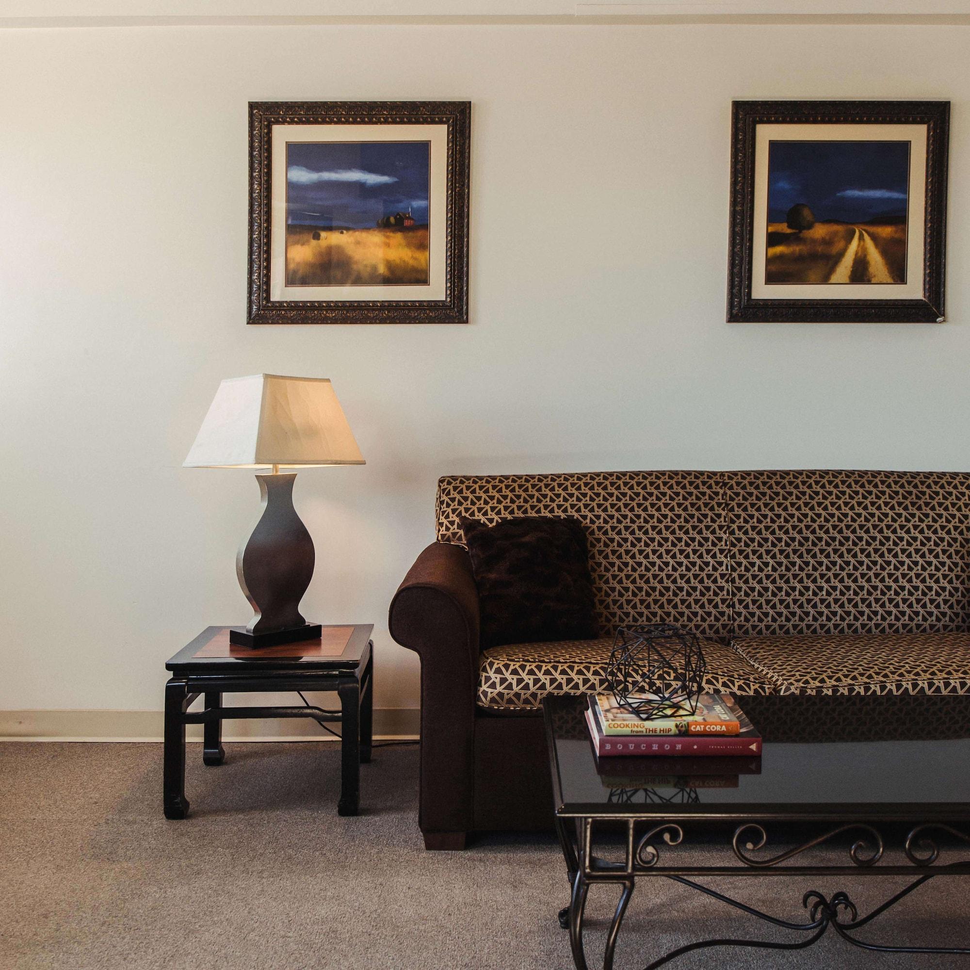 Stamford Suites (Adults Only) מראה חיצוני תמונה