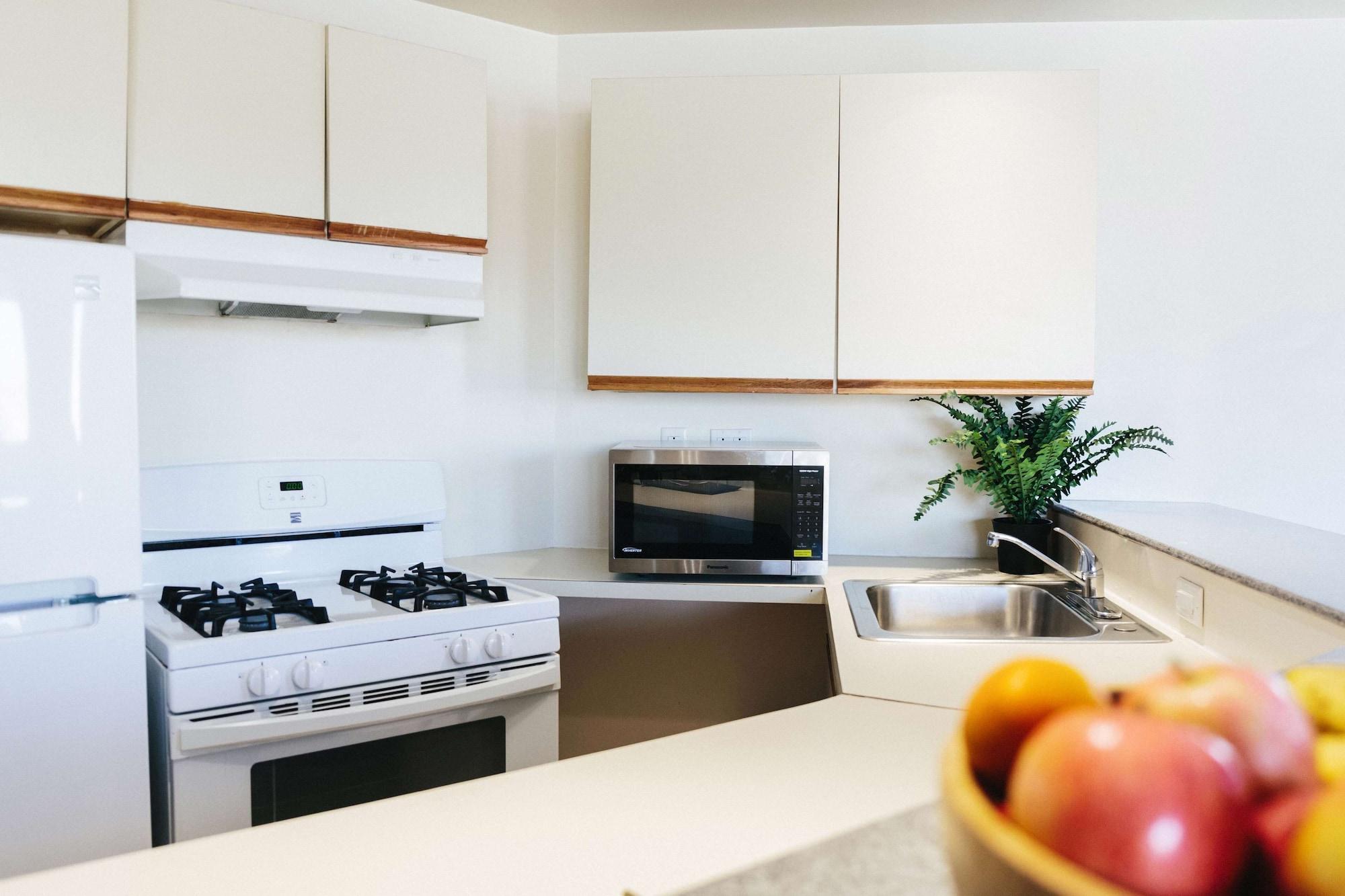 Stamford Suites (Adults Only) מראה חיצוני תמונה