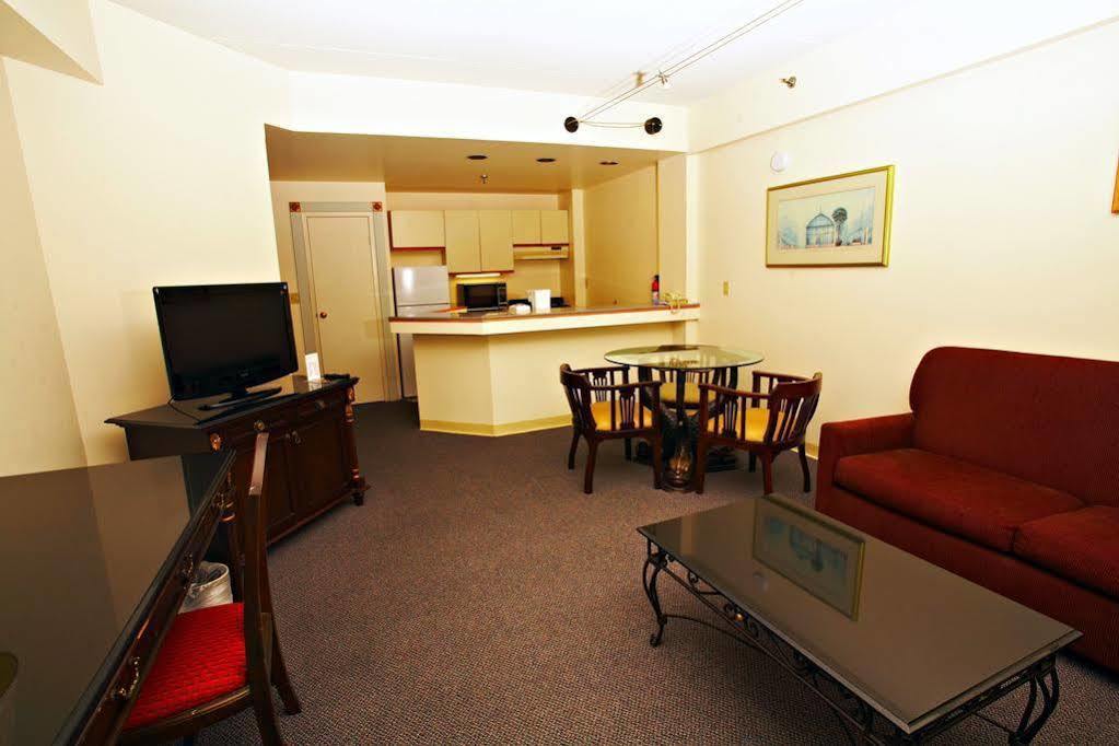 Stamford Suites (Adults Only) מראה חיצוני תמונה